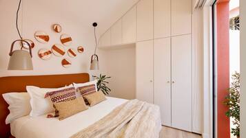 2 habitaciones, tabla de planchar con plancha, internet y ropa de cama