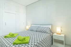 2 soverom, strykejern/-brett, wi-fi (inkludert) og sengetøy