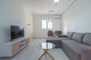 Smart TV - First Line Golf Club La Marquesa Apartment Quesada (Rojales)