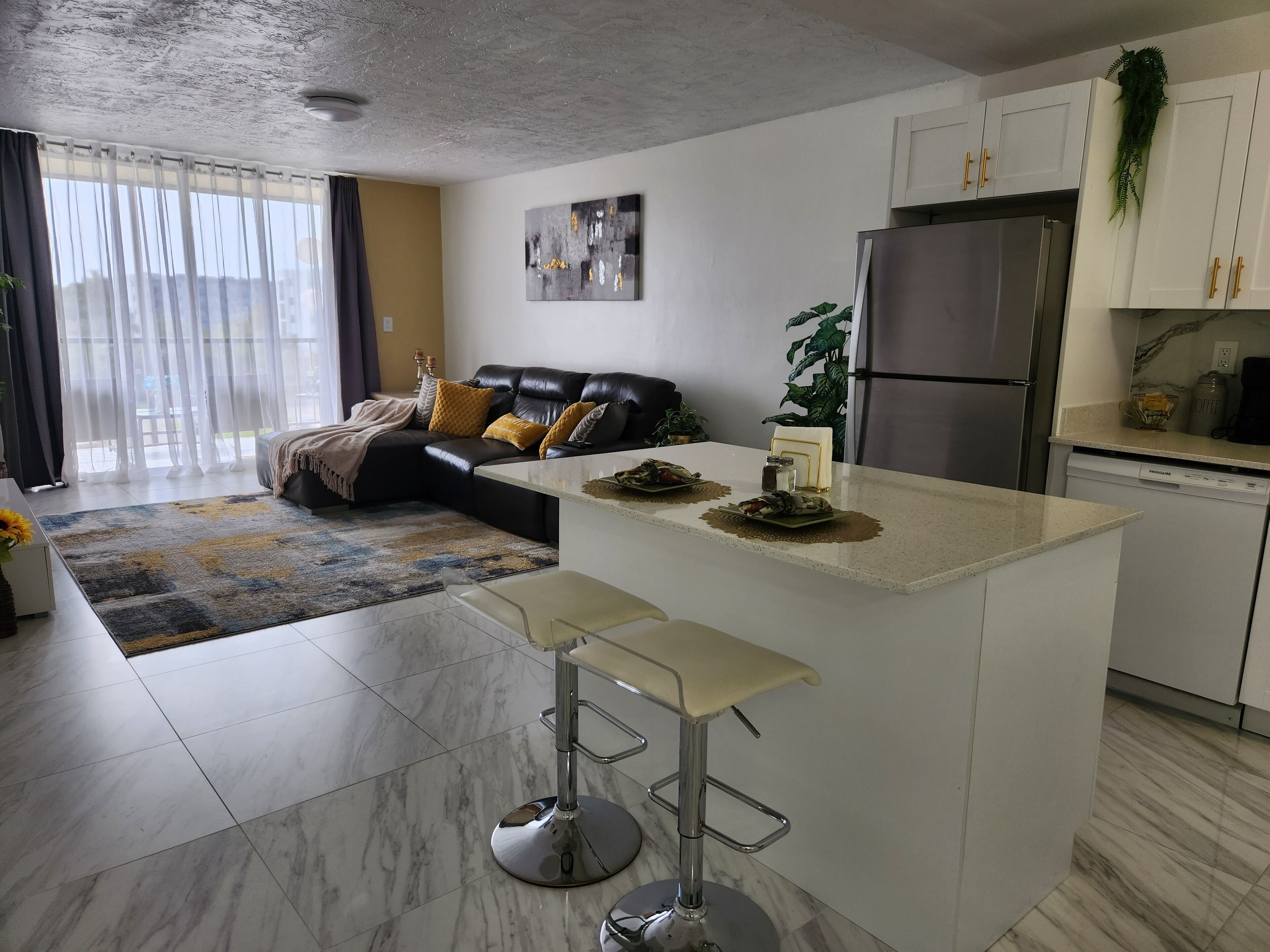 المنشأة من الداخل