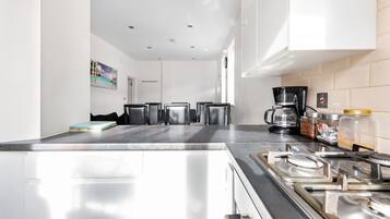 Fridge, microwave, oven, dishwasher