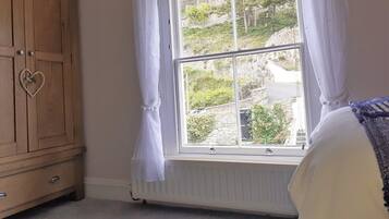 2 chambres, fer et planche Ă repasser, Wi-Fi gratuit, draps fournis