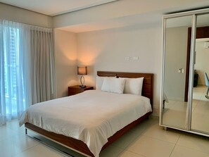 2 slaapkamers, een bureau, een strijkplank/strijkijzer, wifi