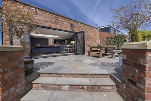 The Stables Luxury House! - sleeps 18 guests  in 7 bedrooms