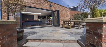 The Stables Luxury House! - sleeps 18 guests  in 7 bedrooms