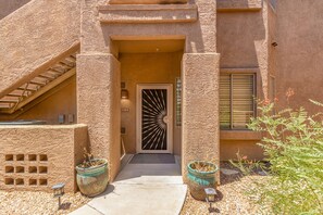 Exterior detail - Ground Floor Private! Live in Scottsdale Luxury! (Scottsdale)