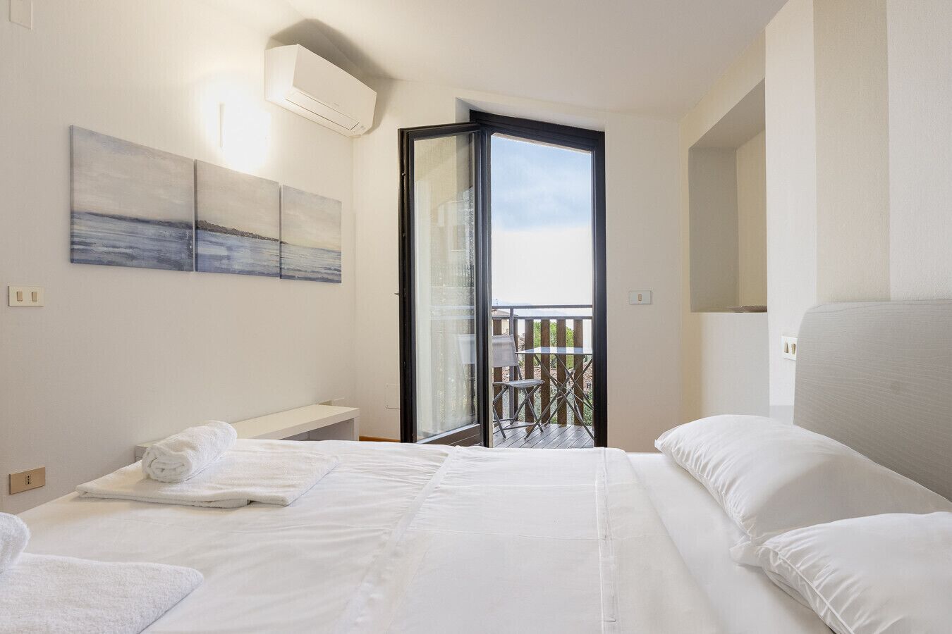 1 camera, Wi-Fi gratuito, lenzuola