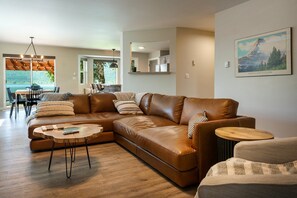 Televisión y chimenea 