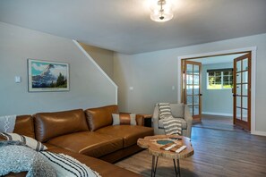 Televisión y chimenea 