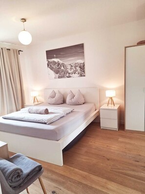 2 Schlafzimmer, Bügeleisen/Bügelbrett, Reisekinderbett, kostenloses WLAN