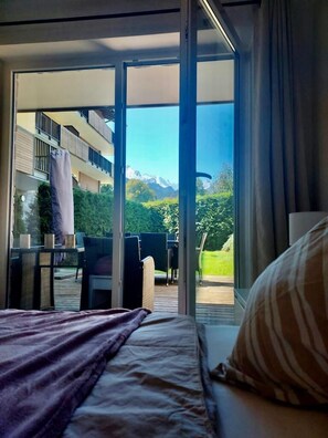 2 bedrooms, iron/ironing board, travel cot, free WiFi