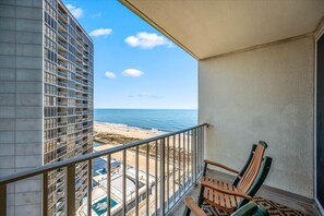 Property grounds - Quay-Beautiful 2 Bedroom Condo! (Ocean City)