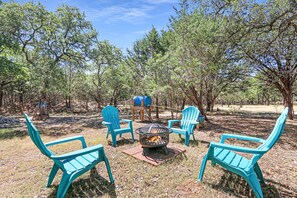 Property grounds - Come On Inn | Close to Downtown Wimberley! (Wimberley)