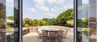 "La Savarière": Cottage and beach for 12 people