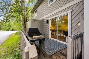 Terrace/patio - Stay at Frisco Creekside Retreat for your 30+ night stay!  Located in a great location. (Frisco)