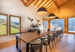 Dining - Exceptional 5-star chalet facing Mont Blanc - Jacuzzi & Sauna & Cinema (Hauteluce)