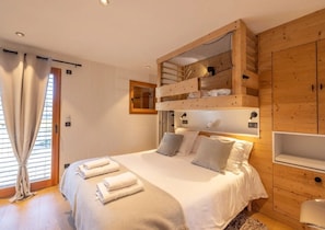 8 habitaciones, escritorio, tabla de planchar con plancha y wifi gratis 