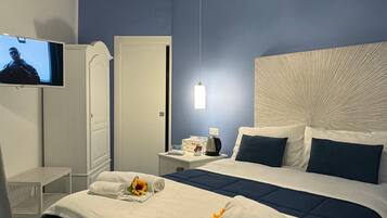 Junior Room | In-room safe, soundproofing, free WiFi, bed sheets