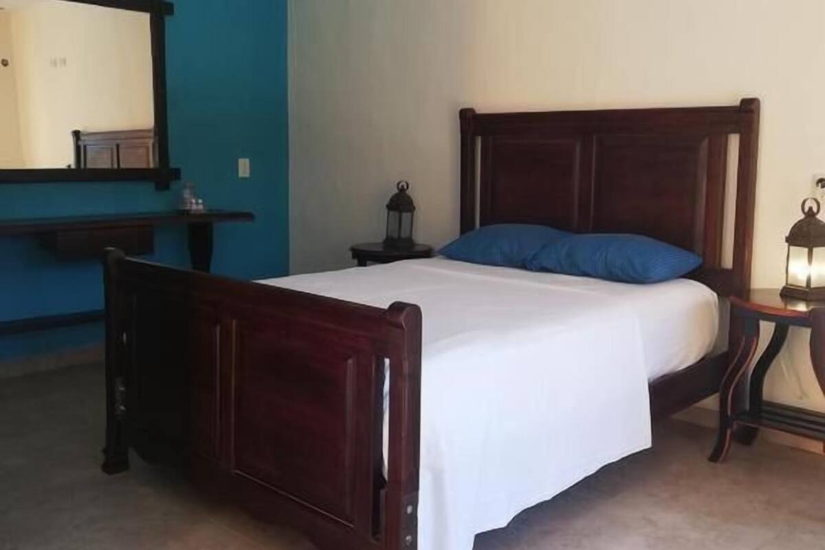 Deluxe Twin Room | Desk, iron/ironing board (on request), free WiFi, bed sheets