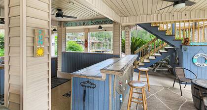 It's 5'O-Clock Here on the Dock!! Grill, Chill, Fish, boat, and make memories!!