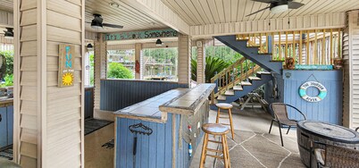 It's 5'O-Clock Here on the Dock!! Grill, Chill, Fish, boat, and make memories!!