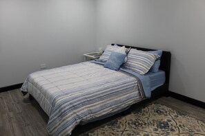 3 chambres, fer et planche à repasser, Wi-Fi gratuit, draps fournis