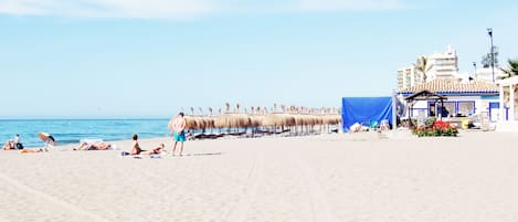 Nära stranden och strandhanddukar