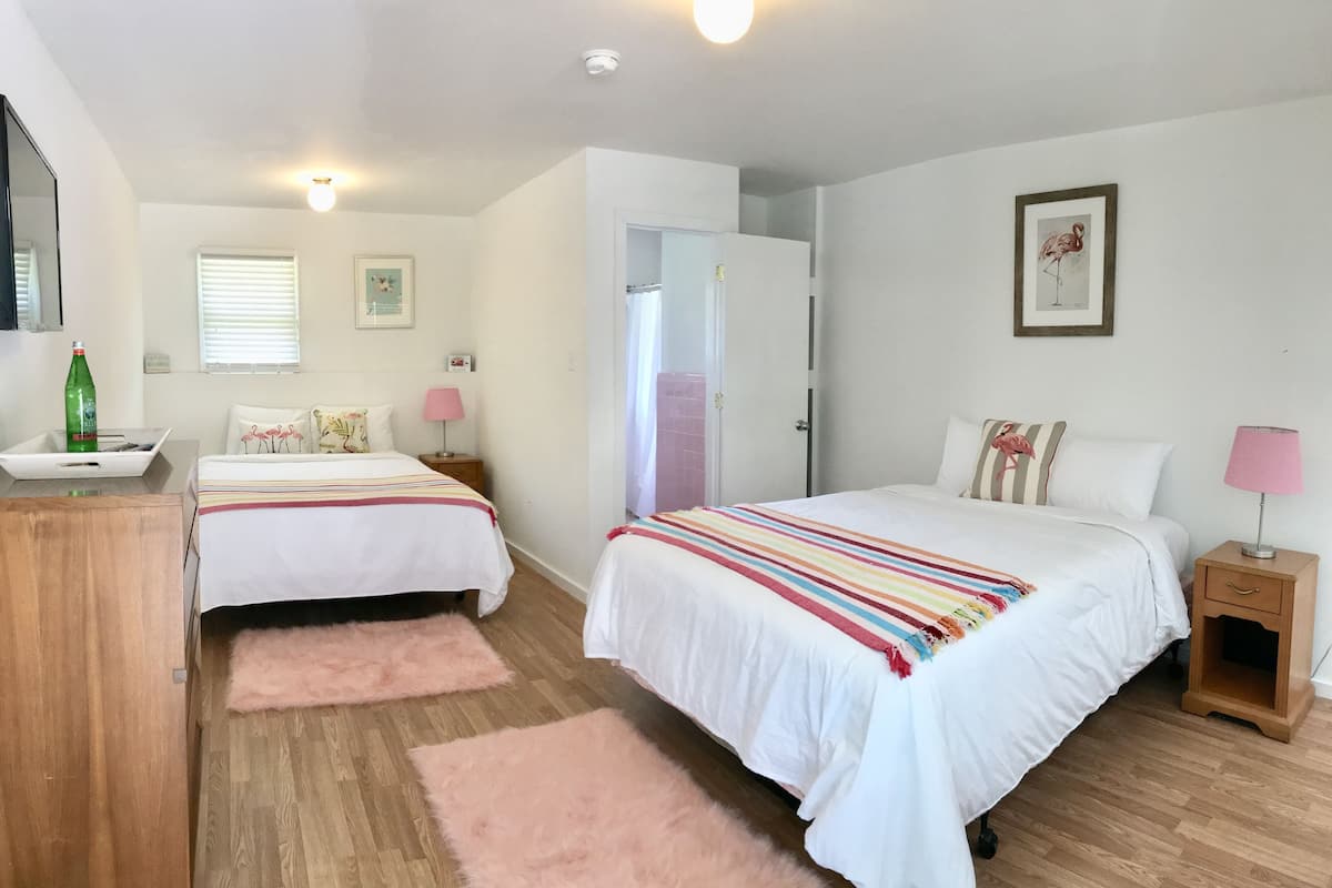 Habitación doble | Decoración personalizada y muebles diferentes