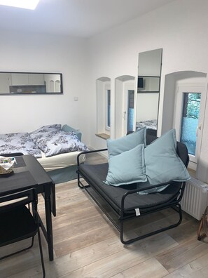 1 habitación, escritorio, wifi gratis y ropa de cama 