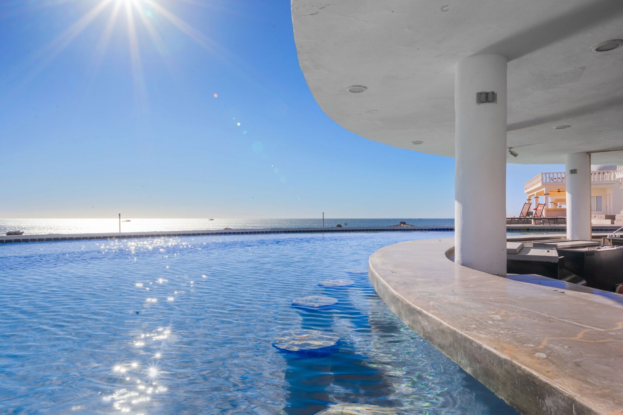 Piscine extérieure, piscine chauffée