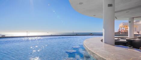 Piscine extérieure, piscine chauffée