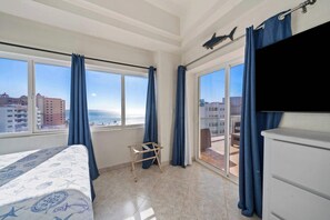 4 chambres, coffres-forts dans les chambres, fer et planche à repasser