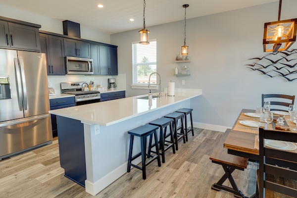 Kylskåp, mikrovågsugn, ugn och spishäll