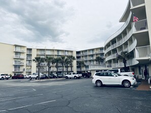 Exterior - ~ Ocean ~ Daze ~ Hideaway ~ Modern Studio near the Beach ~ (Daytona Beach)