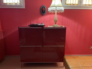 办公桌、熨斗/熨衣板、免费 WiFi、床单