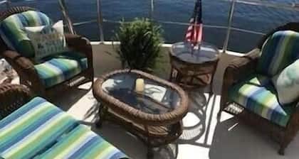 Serendipity motor yacht