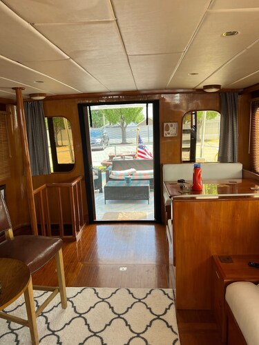 Serendipity motor yacht