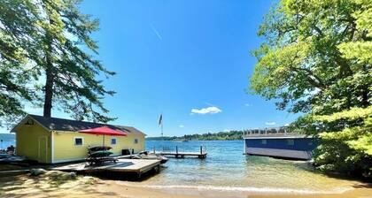 Lake Winni- Amazing waterfront oasis- beach, dock and more!