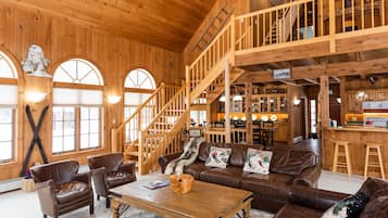 智能电视、壁炉、桌上足球、乒乓球