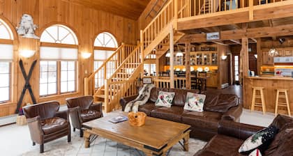 Luxury Two-Home Vermont Retreat Near Ski Resorts – Pool, Hot Tub & Sauna