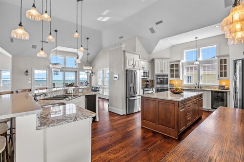 Gorgeous, Luxury, Cabana Service, Elevator, Theater Room, C0225