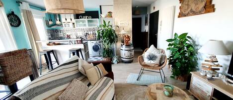 Bøker og stereoanlegg