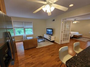 1 室のベッドルーム、アイロン / アイロン台、旅行用ベビーベッド、WiFi