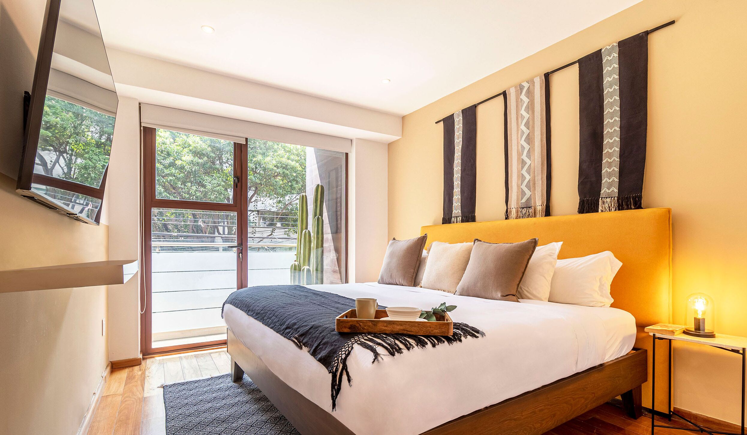 3 Schlafzimmer, Schreibtisch, Bügeleisen/Bügelbrett, Reisekinderbett