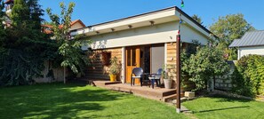 Terrace/patio - Cozy weekend house for couples or business travelers (Törökbálint)