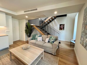 TV - FARO DESIGN 7 by HOMING (Faro)