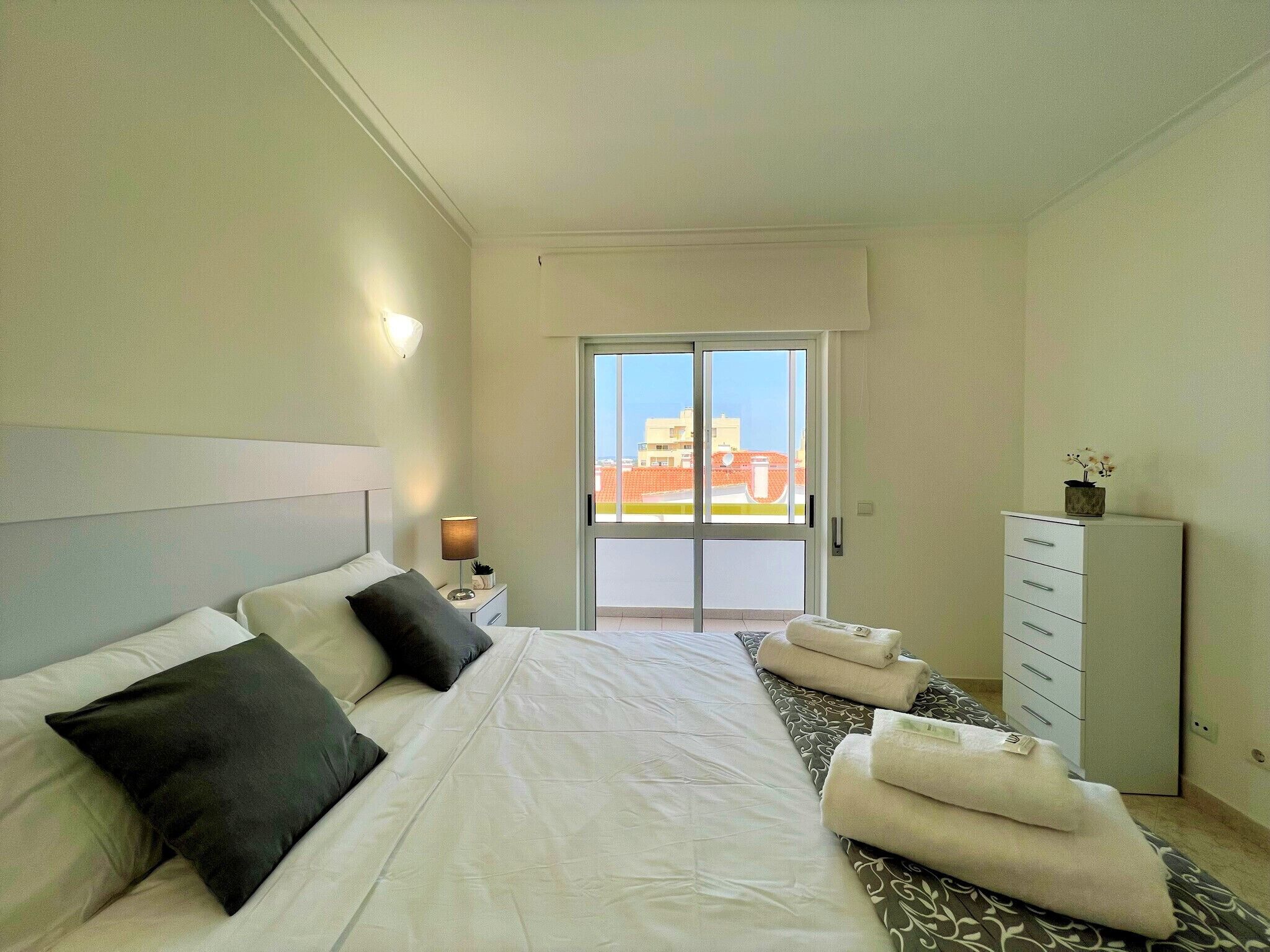 1 dormitorio, tabla de planchar con plancha, wifi gratis y ropa de cama