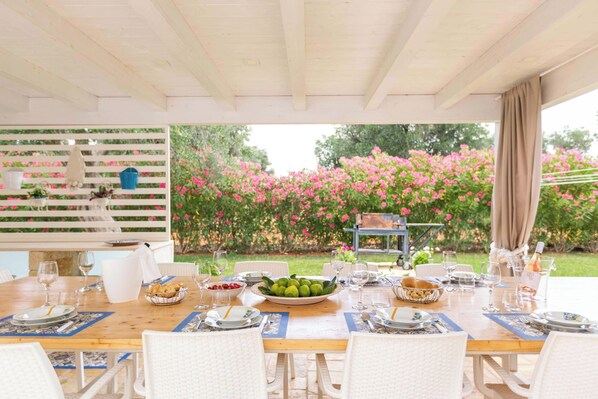 Outdoor dining