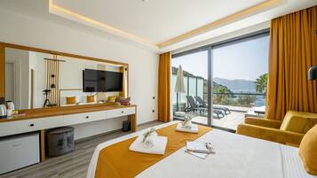Premium bedding, minibar, desk, laptop workspace