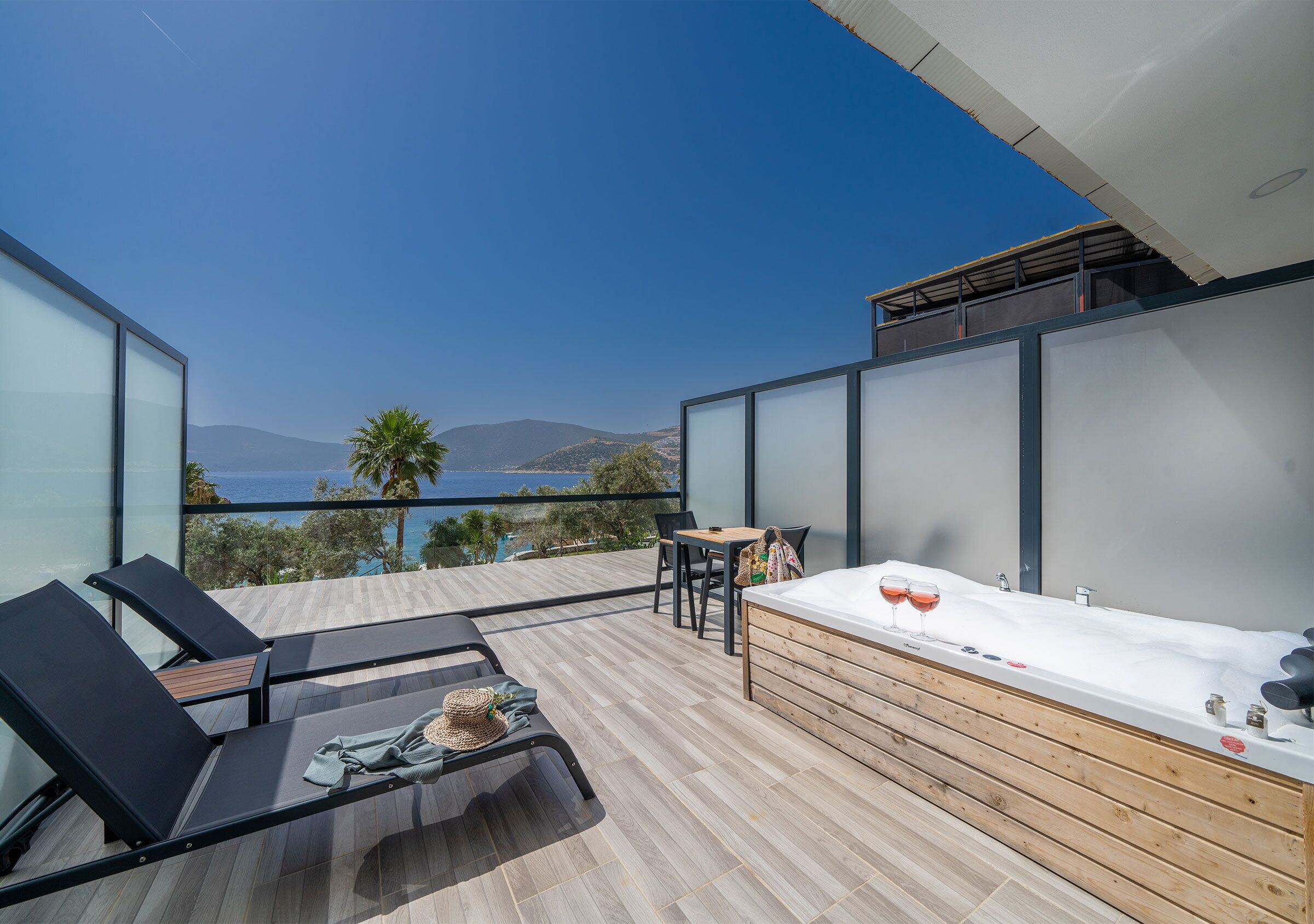 Elite Room with Jacuzzi | Terrasse/Patio